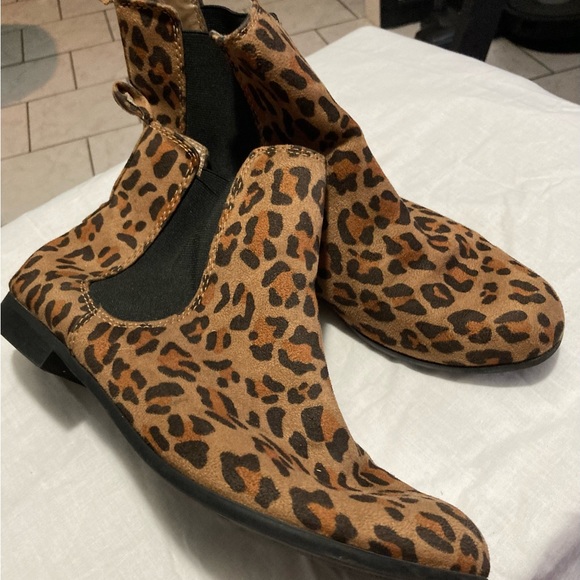 Cheetah women’s booties - Picture 4 of 5